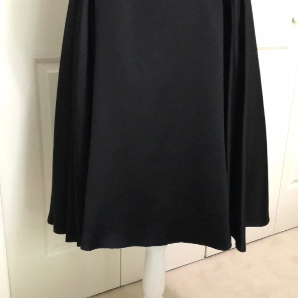 90s Carmen Marc Valvo Collection Black Satin V Back Cocktail Evening Dress 8 - Picture 13 of 16